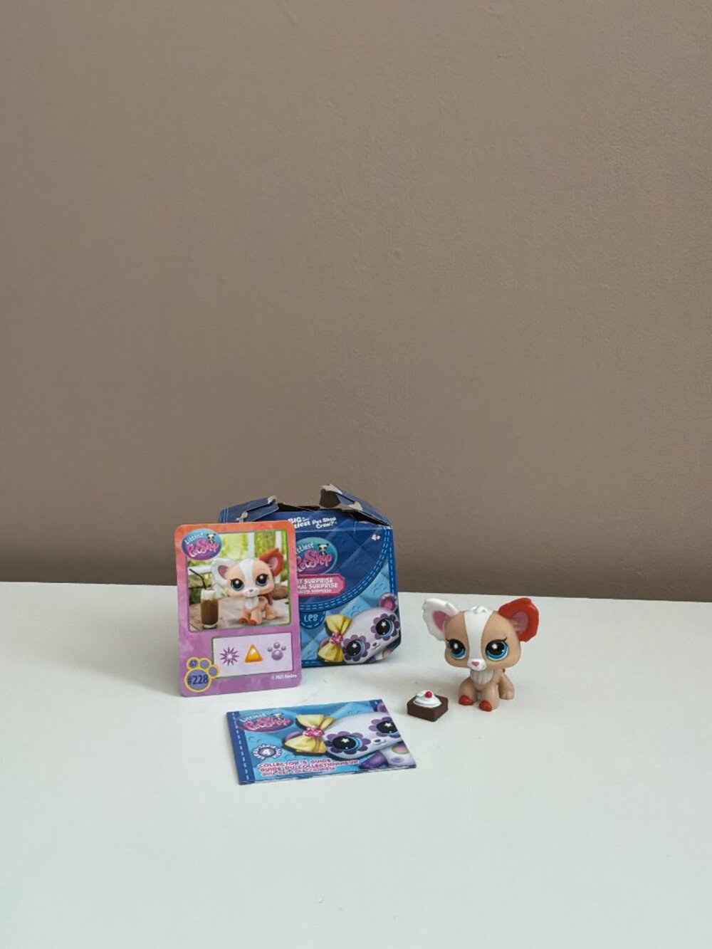 #228 Chihuahua My Littlest Pet Shop g7 Wave 4